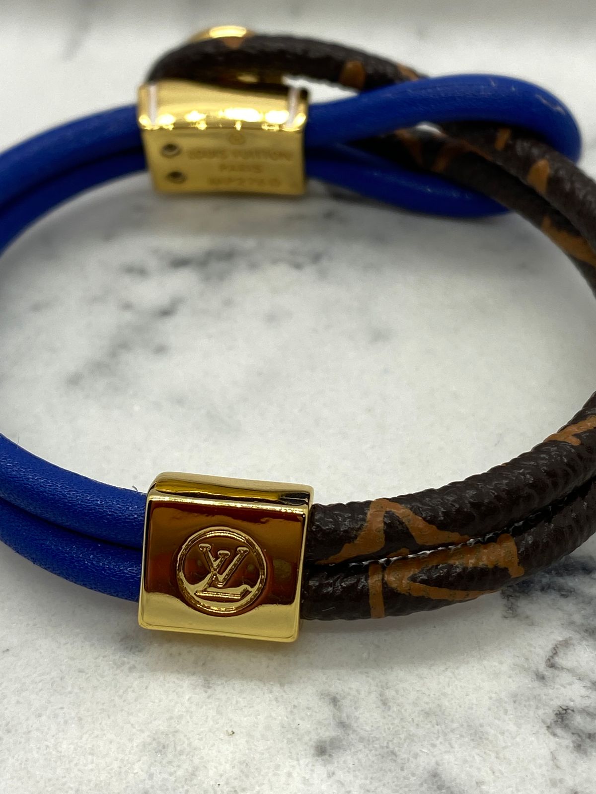 LOUIS VUITTON LV Leather & Blue Bracelet - Pre owned