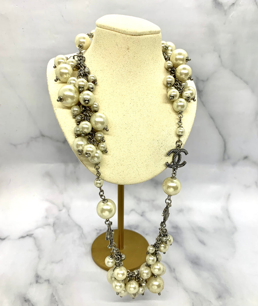 CHANEL CC 2009 Statement Pearl Necklace - USED