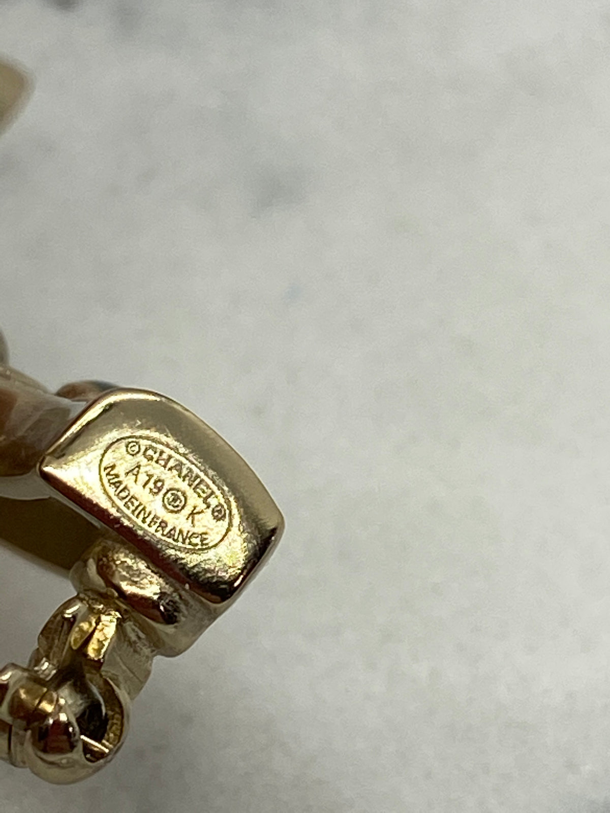 CHANEL CC Pearl Trim Brooch Pin - Pre owned