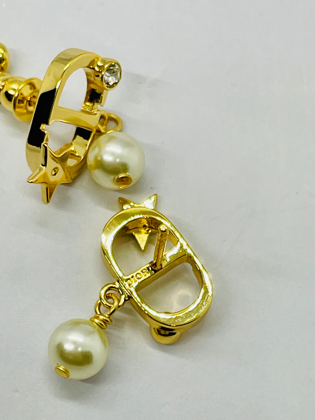 CHRISTIAN DIOR CD Pearl Pendant Earrings - Pre owned