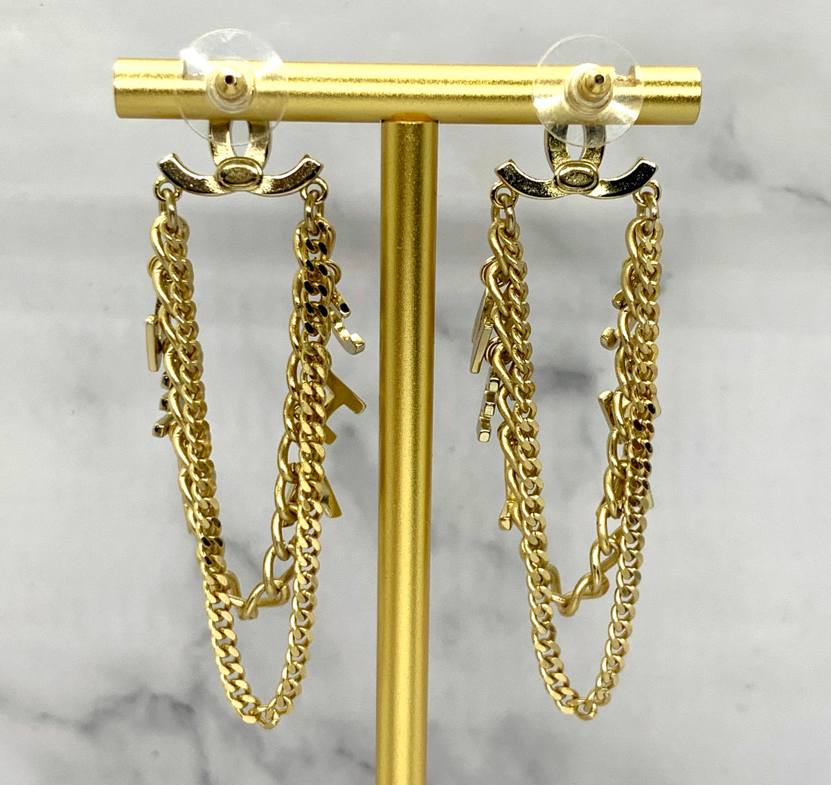 CHANEL CC 2020 Chain Monogram Earrings - USED