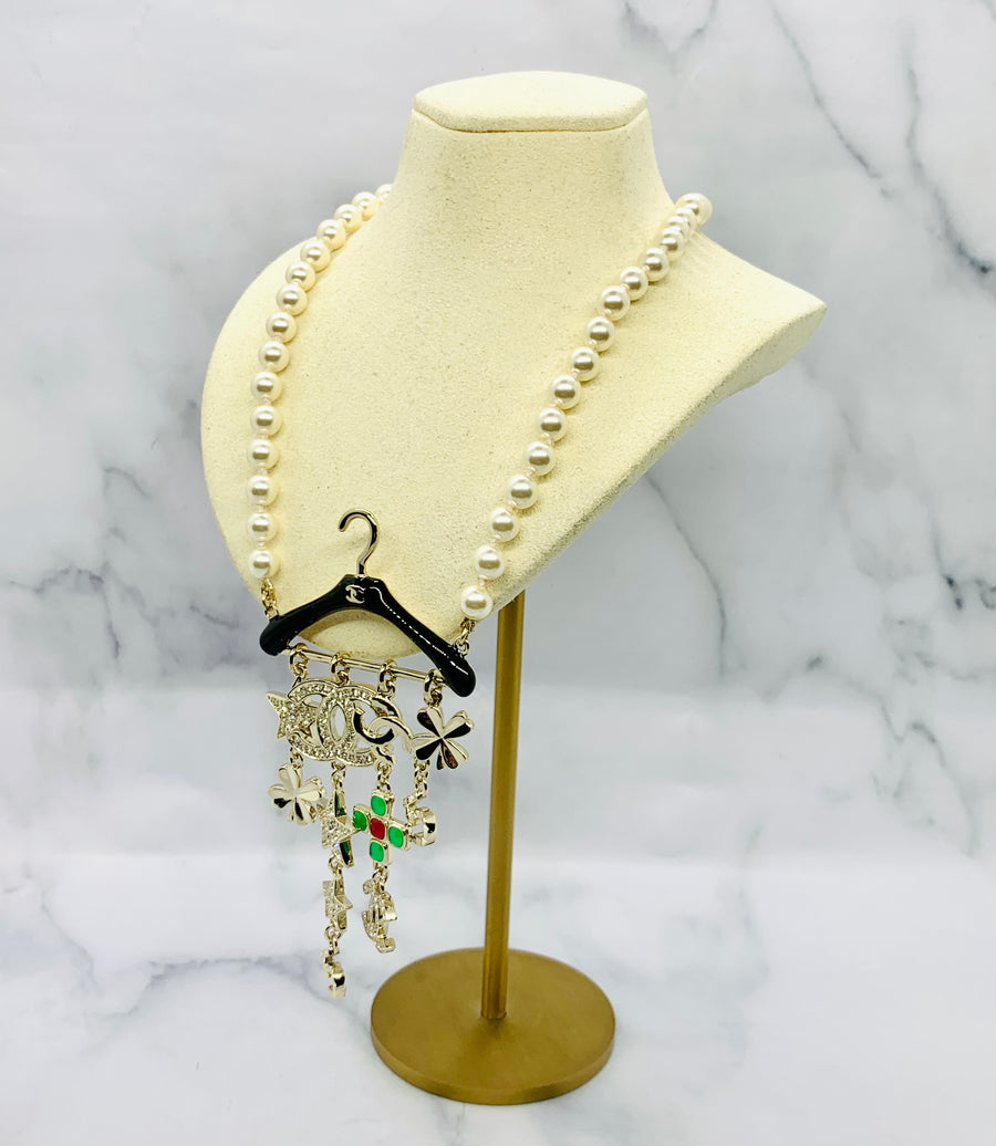 CHANEL CC Rare Hanger Pearl Necklace - Pre owned