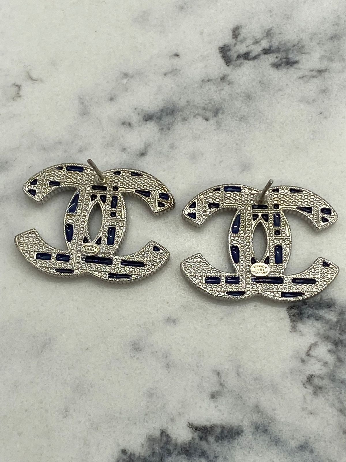 CHANEL CC Silver Tone Blue Plaid Pearl Earrings - Pre owned