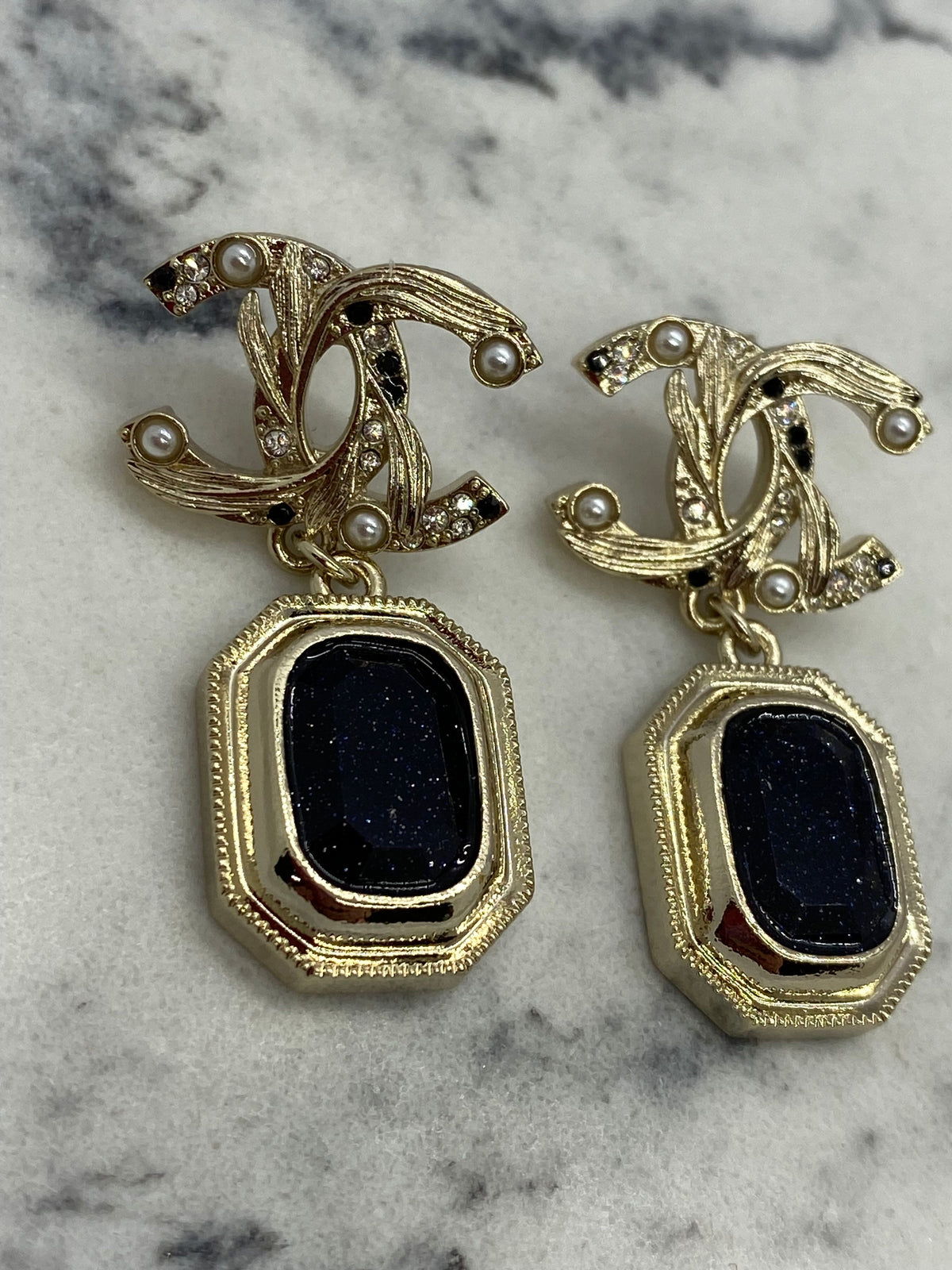 CHANEL CC Black Enamel Pendant Earrings - Pre owned
