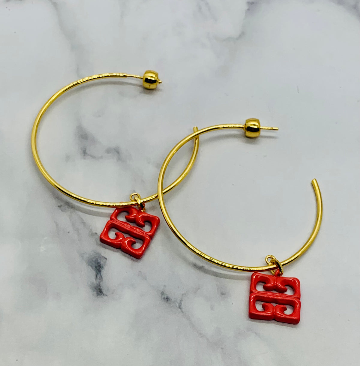 GIVENCHY Red Monogram Hoop Earrings - Pre owned