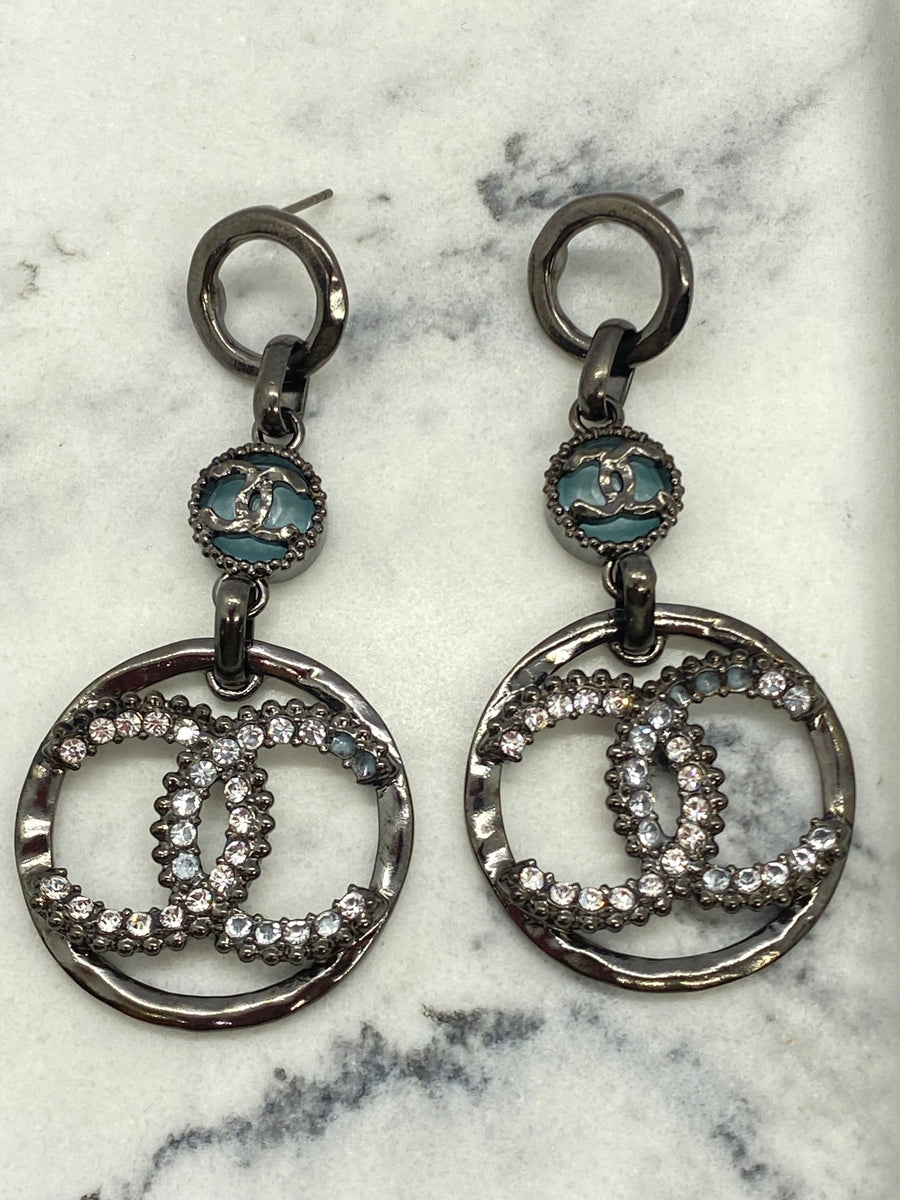 CHANEL CC 2019 Dark Blue Pendant Earrings - Pre owned