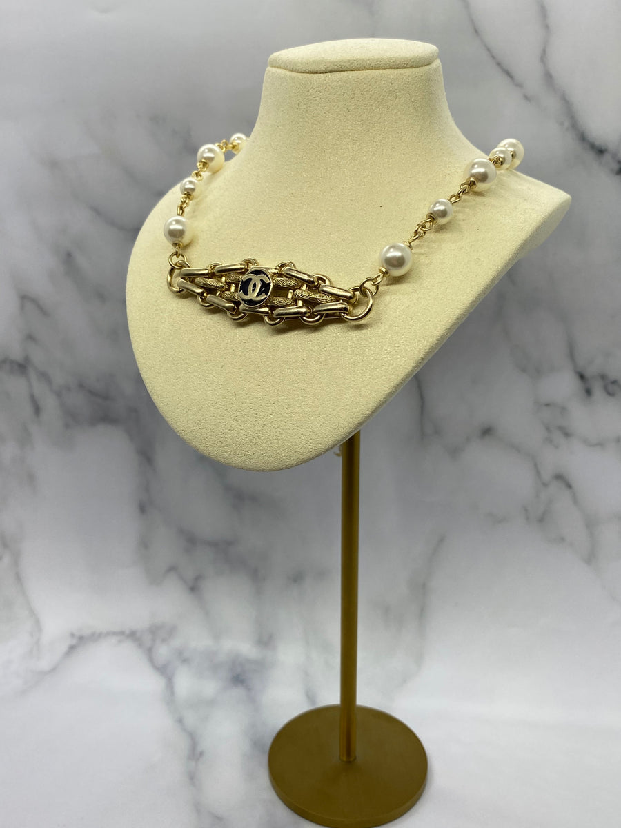 CHANEL CC 2017 Pearl Elaborate Necklace - USED