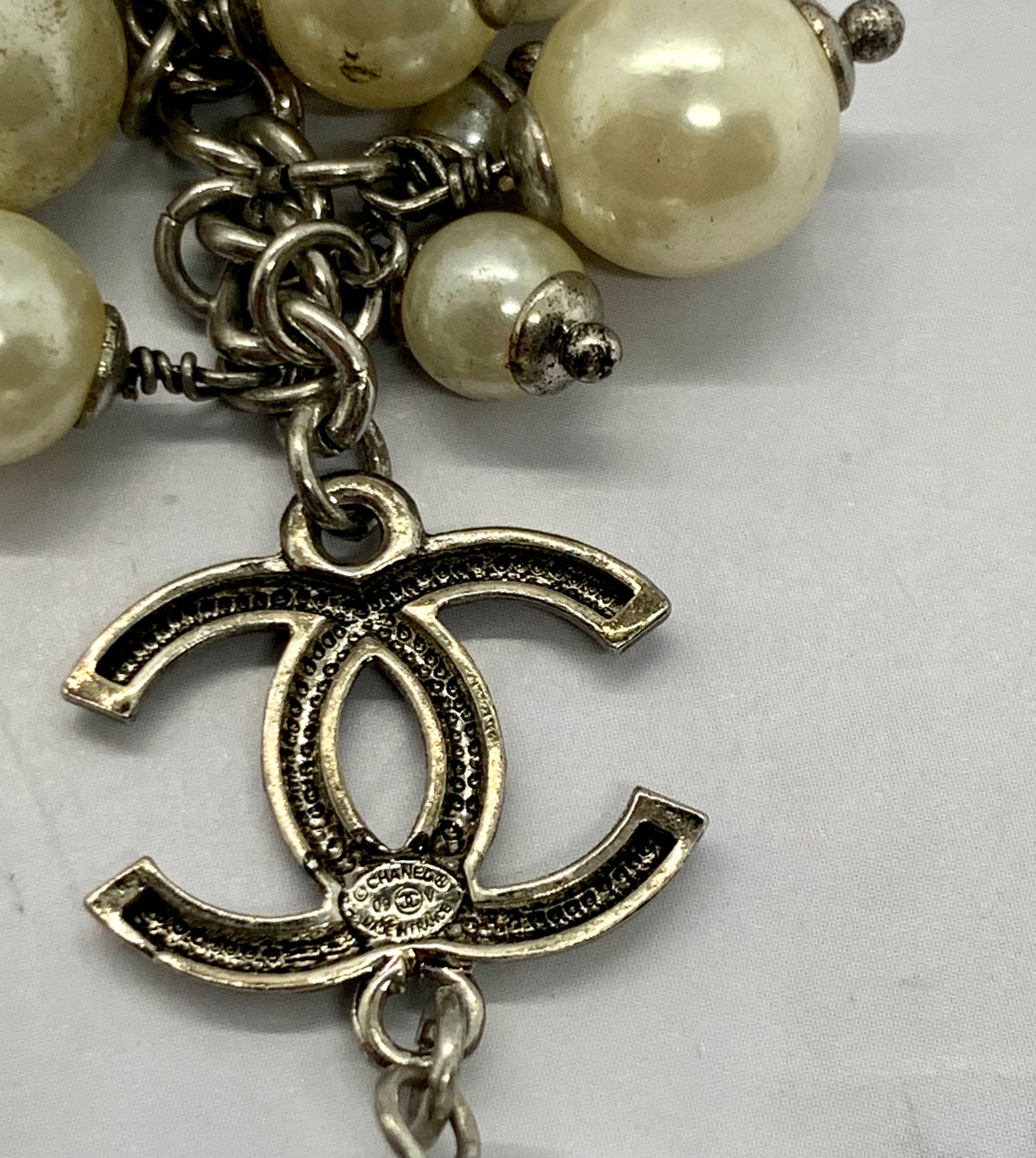 CHANEL CC 2009 Statement Pearl Necklace - USED