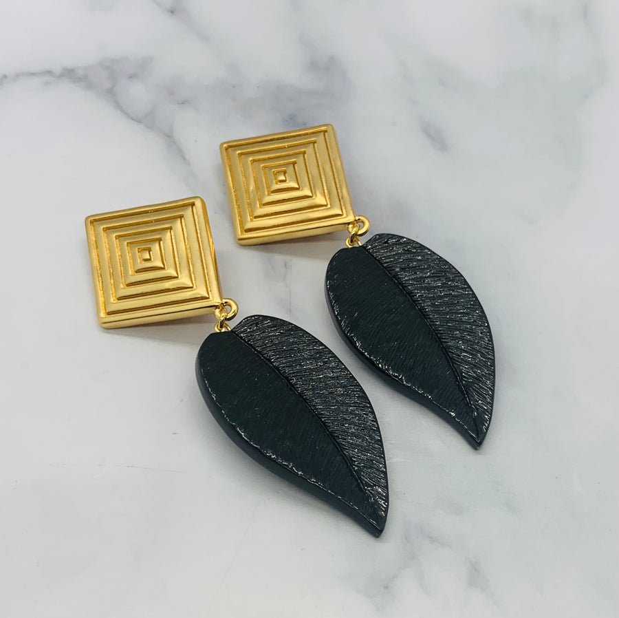 YSL YVES SAINT LAURENT Black Leaf Clip On Earrings - Pre owned