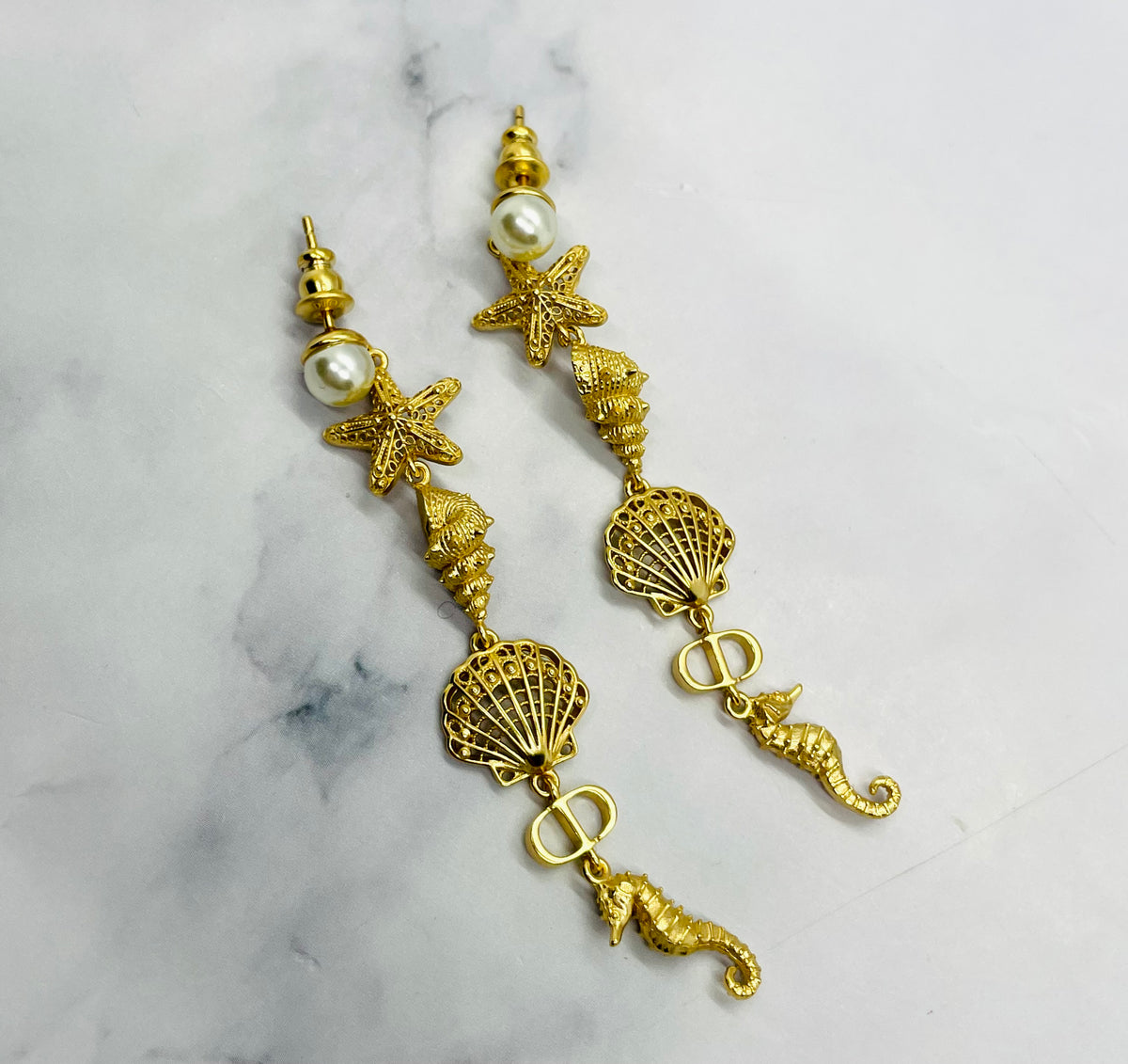 CHRISTIAN DIOR CD Sea Shell Summer Pendant Earrings - Pre owned