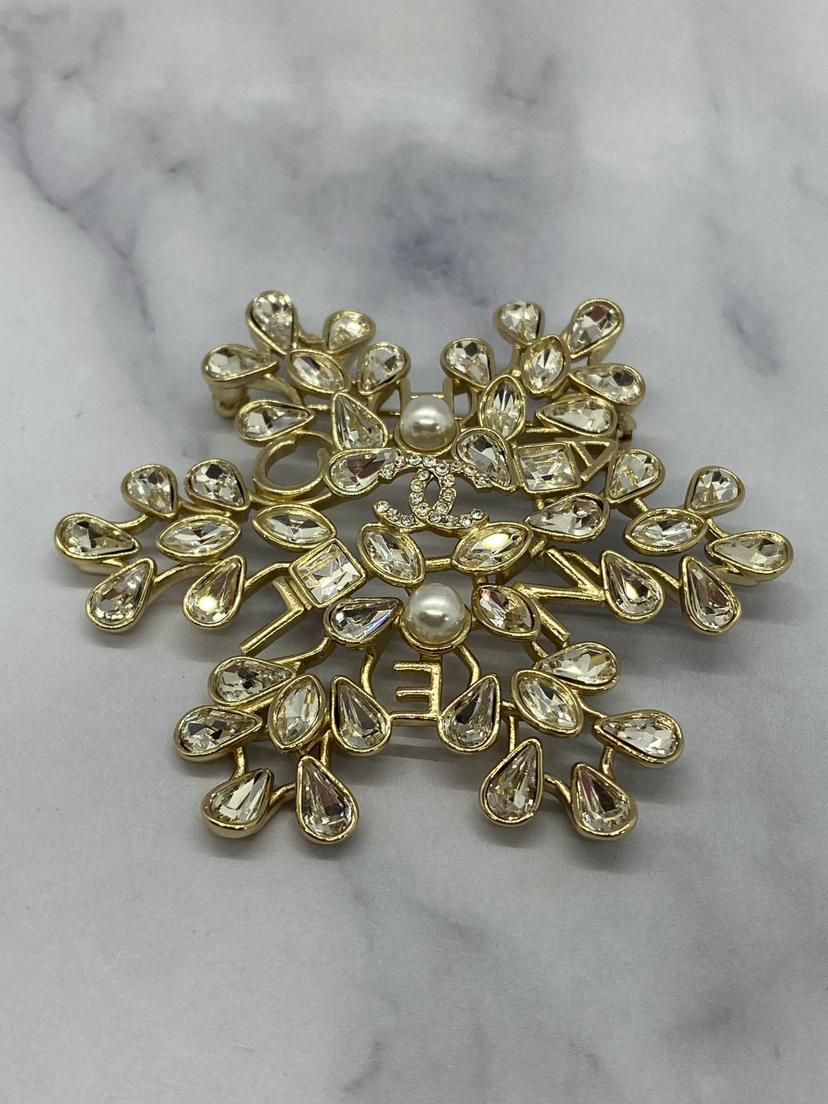 CHANEL CC Rhinestone Snowflake Brooch Pin - Pre owned