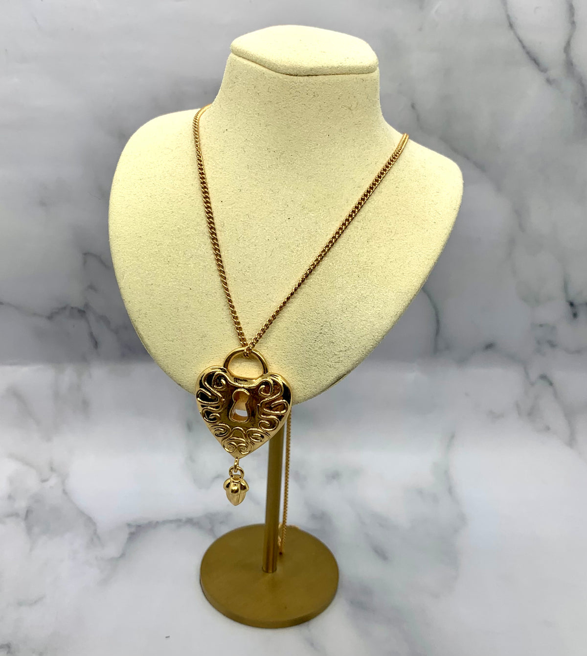 CHLOE Vintage Heart Charm Pendant Necklace - Pre owned