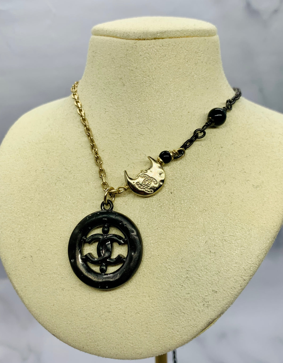 CHANEL CC 2017 Moon Rhinestone Necklace - USED