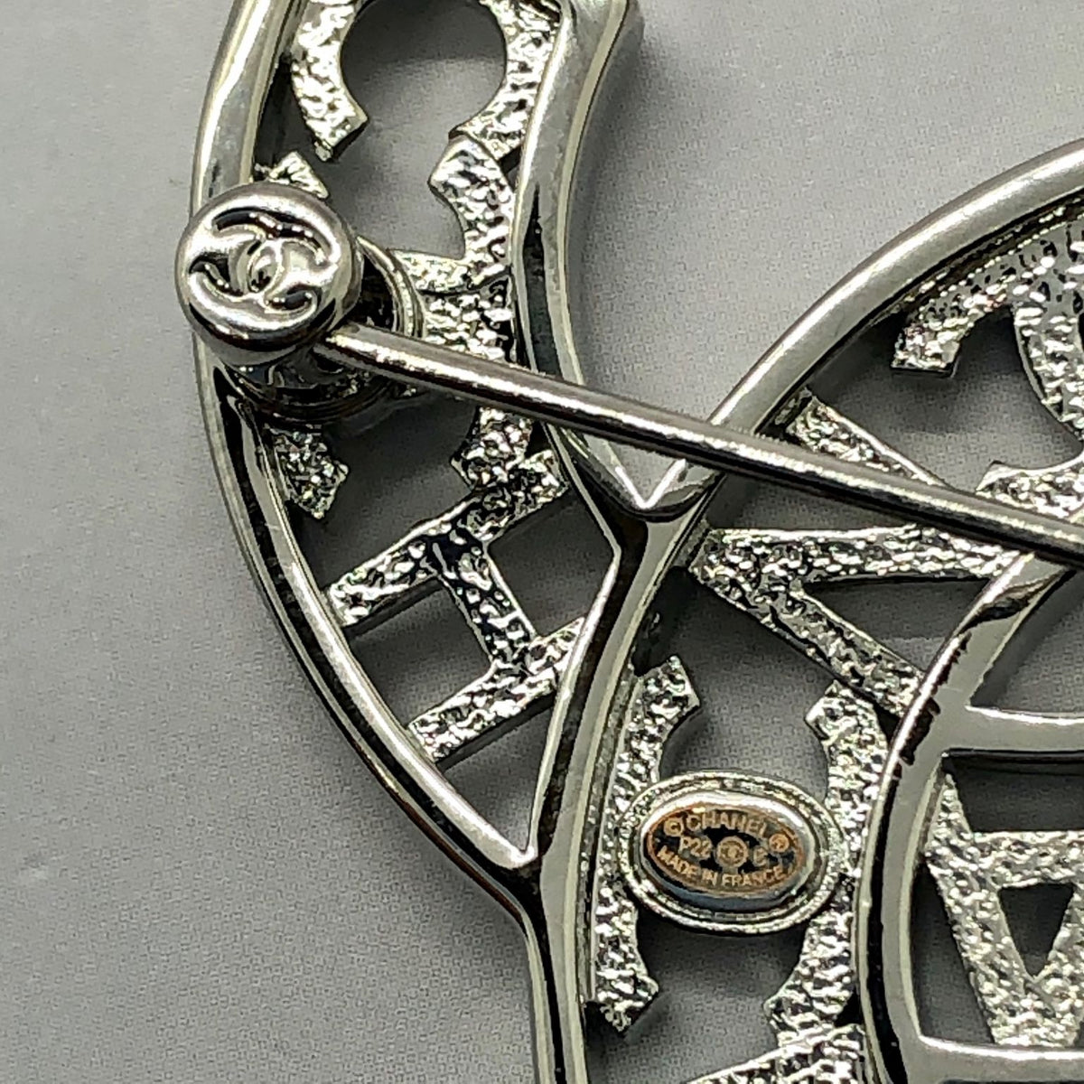 CHANEL CC Silver Tone Rhinestone Brooch Pin - Pre owned