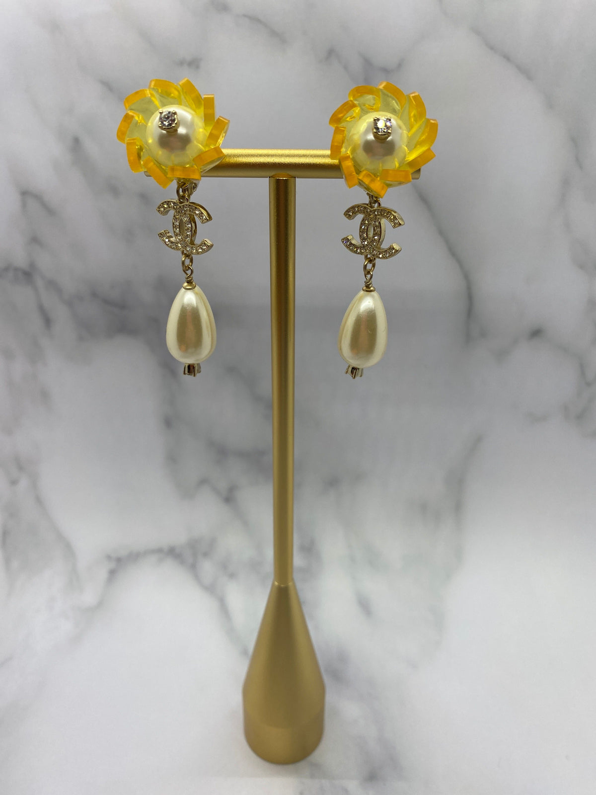 CHANEL CC Acrylic Flower Pearl Pendant Earrings - USED