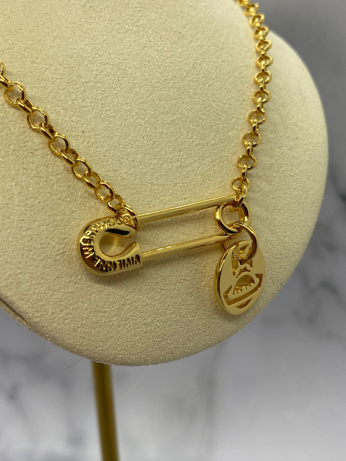 VIVIENNE WESTWOOD Gold Tone Safety Pin Charm Necklace - Pre owned