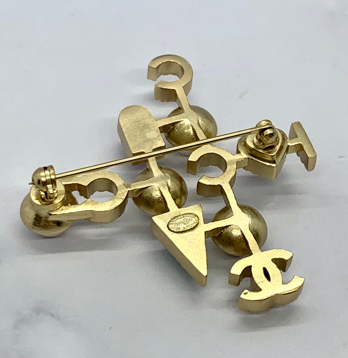 CHANEL CC I heart coco Brooch Pin - Pre owned
