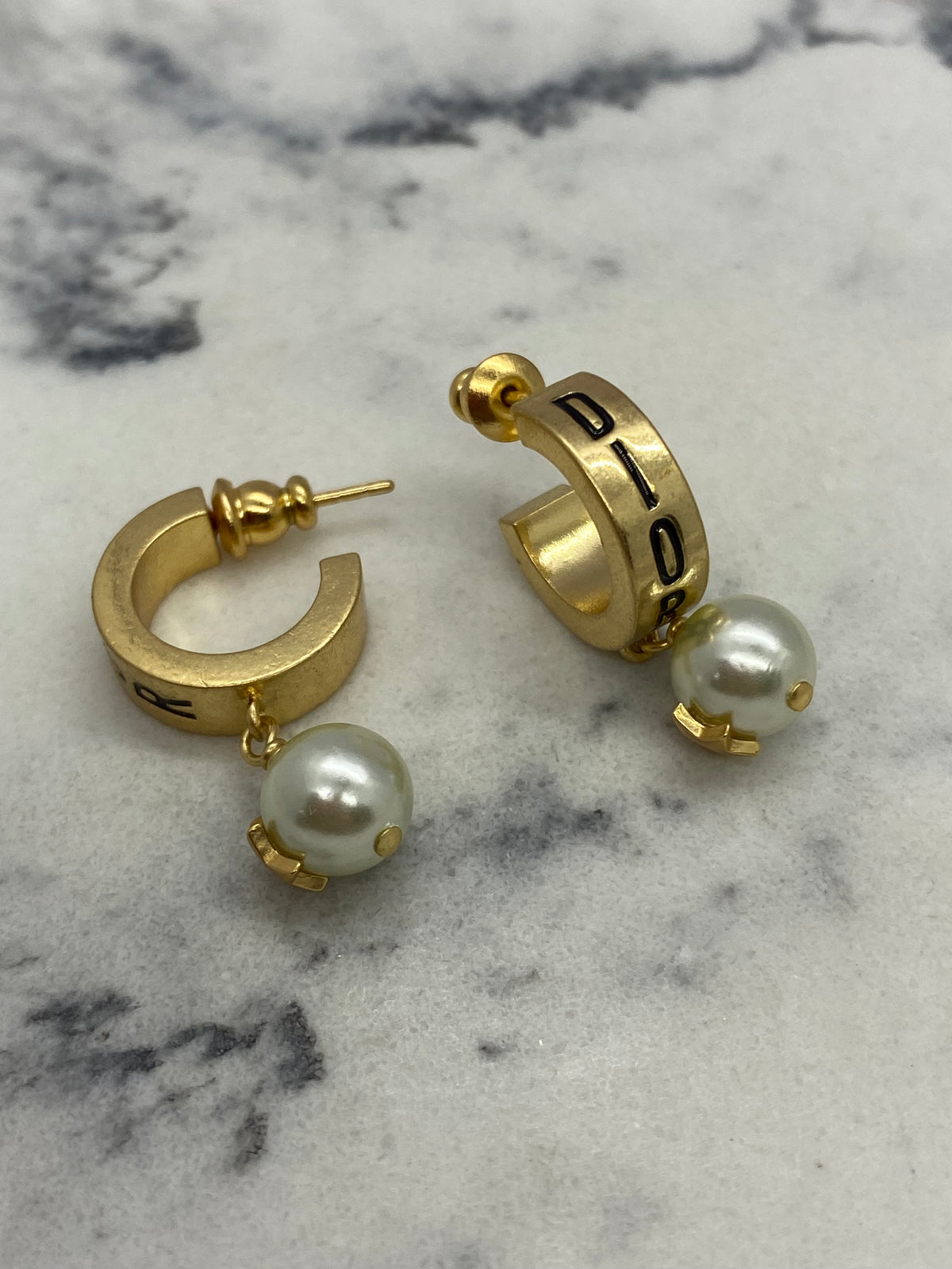 CHRISTIAN DIOR Hoop Pearl Earrings - Pre owned