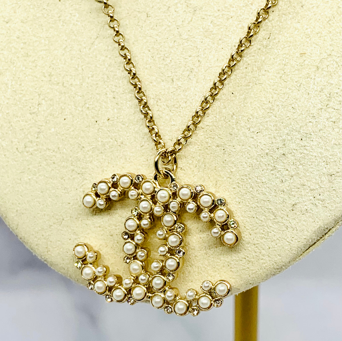 CHANEL CC 2019 Pendant Charm Necklace - USED