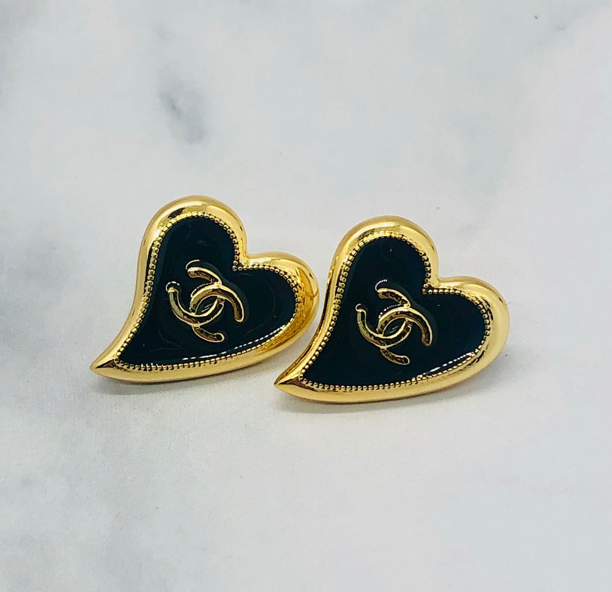 CHANEL CC Black Heart Earrings - Pre owned