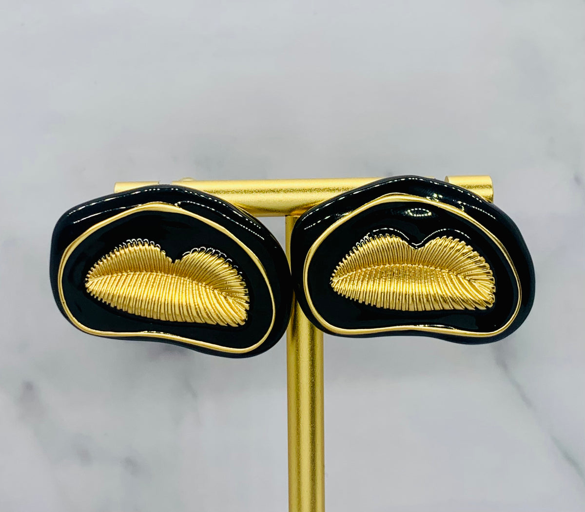 SCHIAPARELLI Statement Lips Earrings - Pre owned