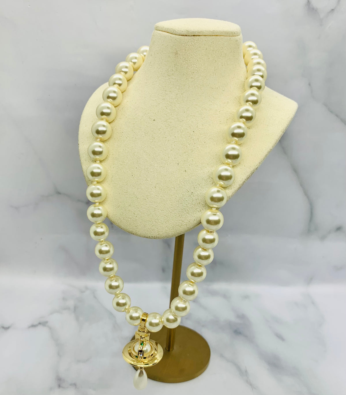 VIVIENNE WESTWOOD Gold Tone Pearl Orb Necklace - Pre owned