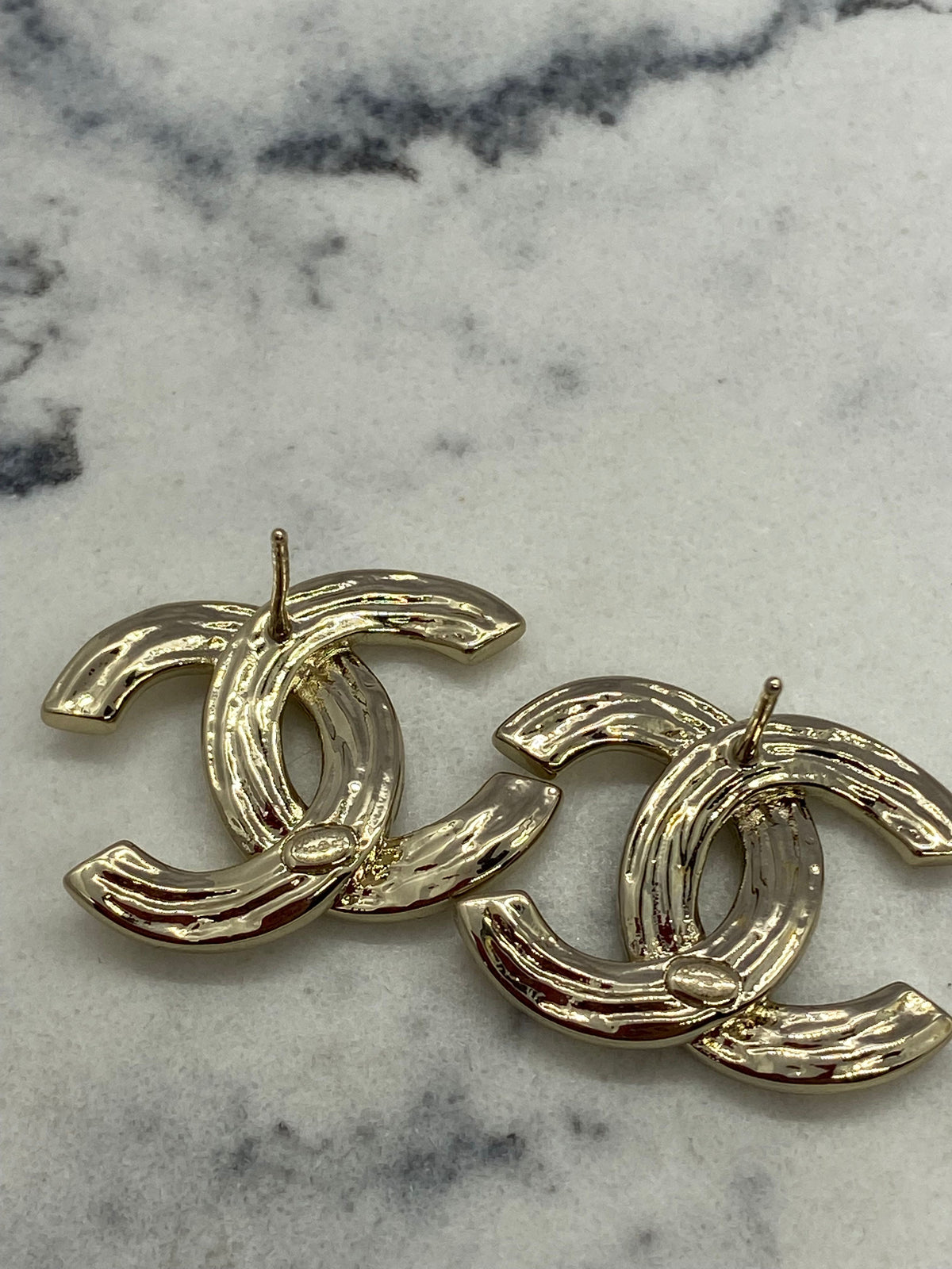 CHANEL CC Gold Tone Small Earrings - Pre owned