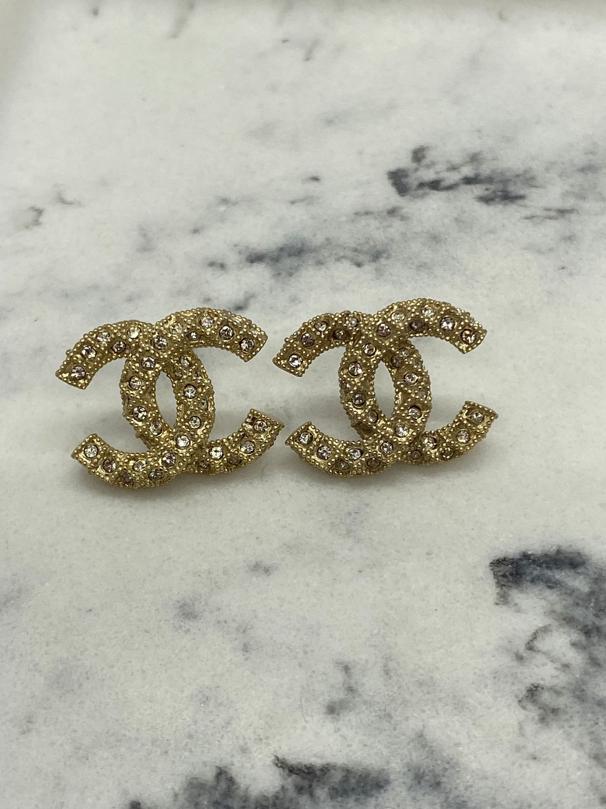 CHANEL CC Gold Rhinestone Earrings - Pre owned