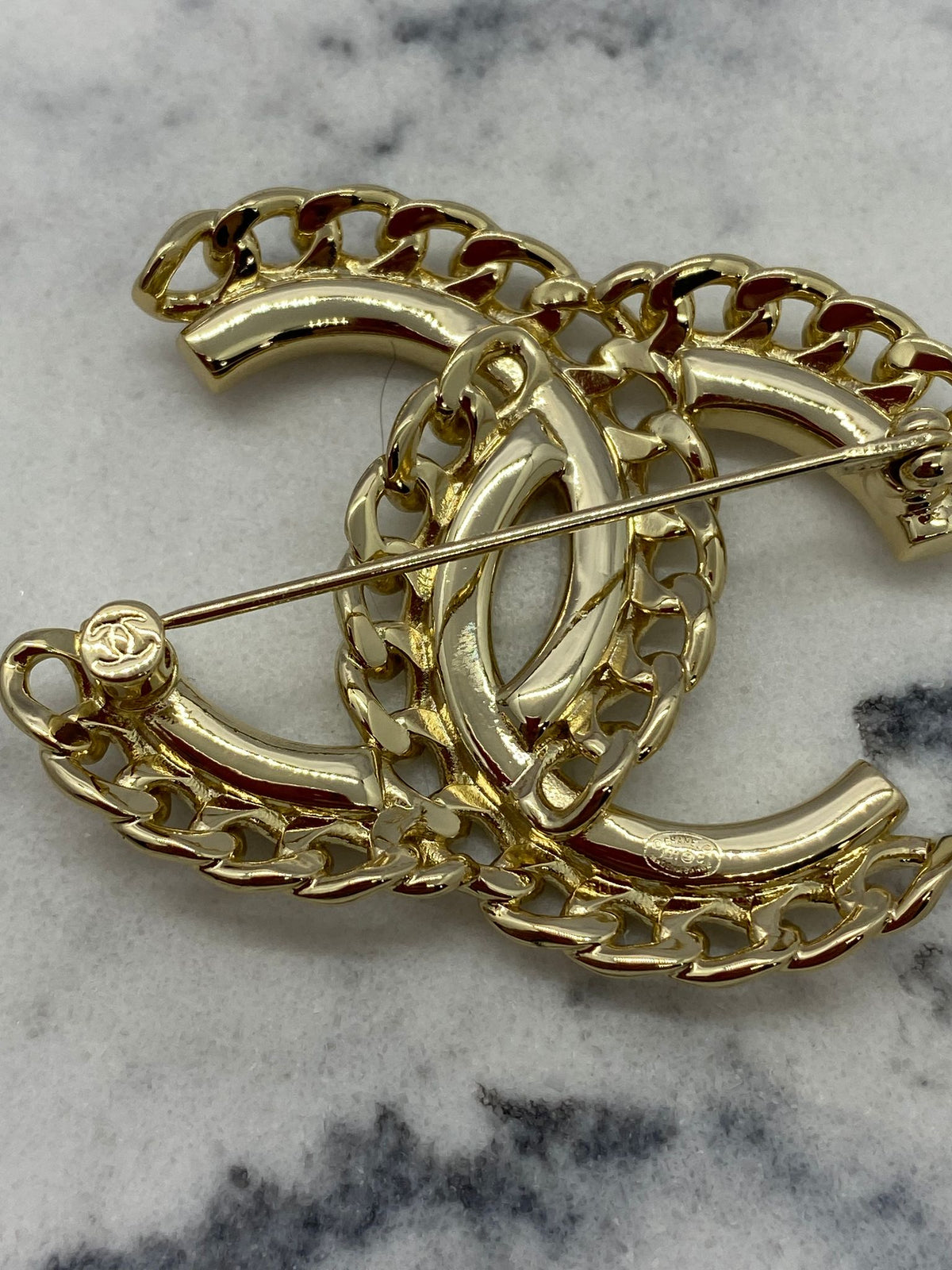 CHANEL CC Gold Tone Rhinestone Brooch Pin - Pre owned