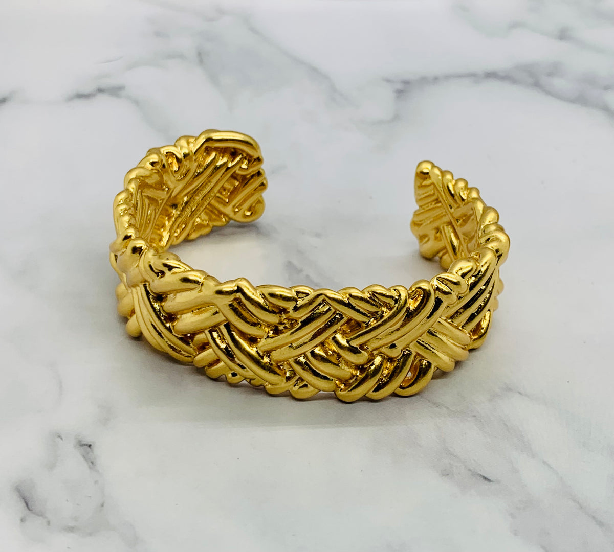 BOTTEGA VENETA Gold Braided Cuff Bracelet - Pre owned
