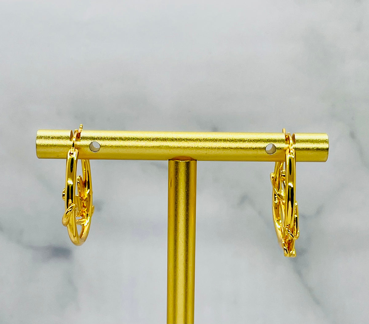 GUCCI Script Gold Tone Hoop Earrings - Pre owned