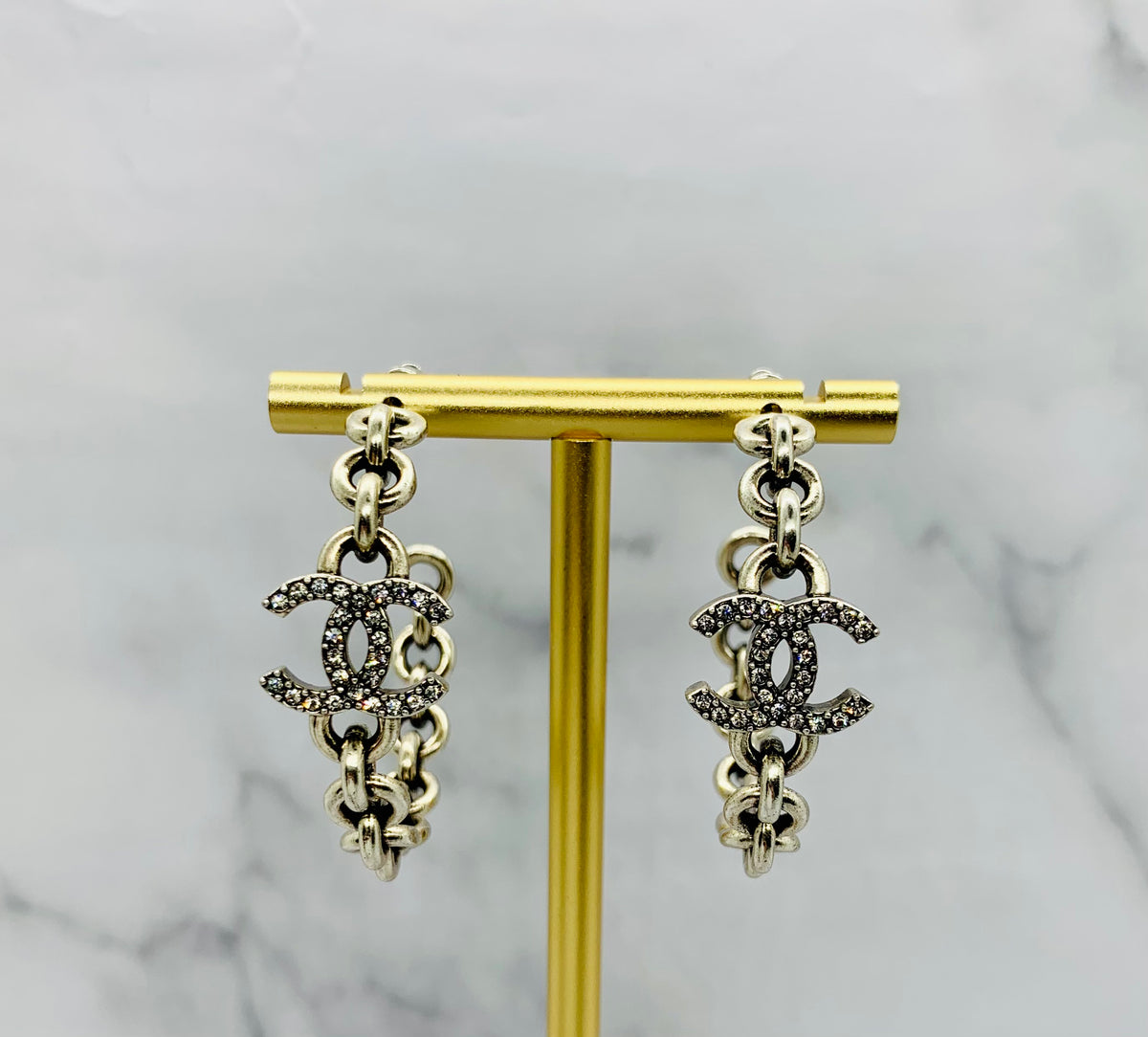 CHANEL CC Pewter Chain Hoop Earrings - Pre owned