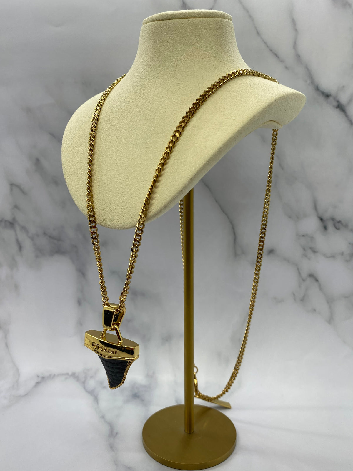 GIVENCHY Sharks Tooth Pendant Necklace - Pre owned /