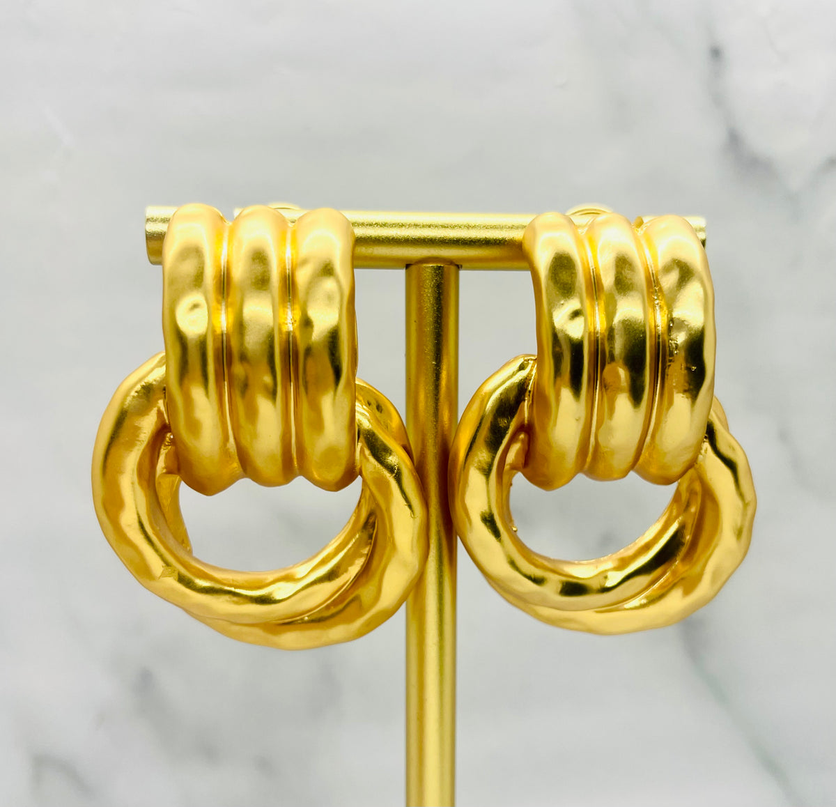 SCHIAPARELLI Vintage Gold Tone Knot Earrings - Pre owned