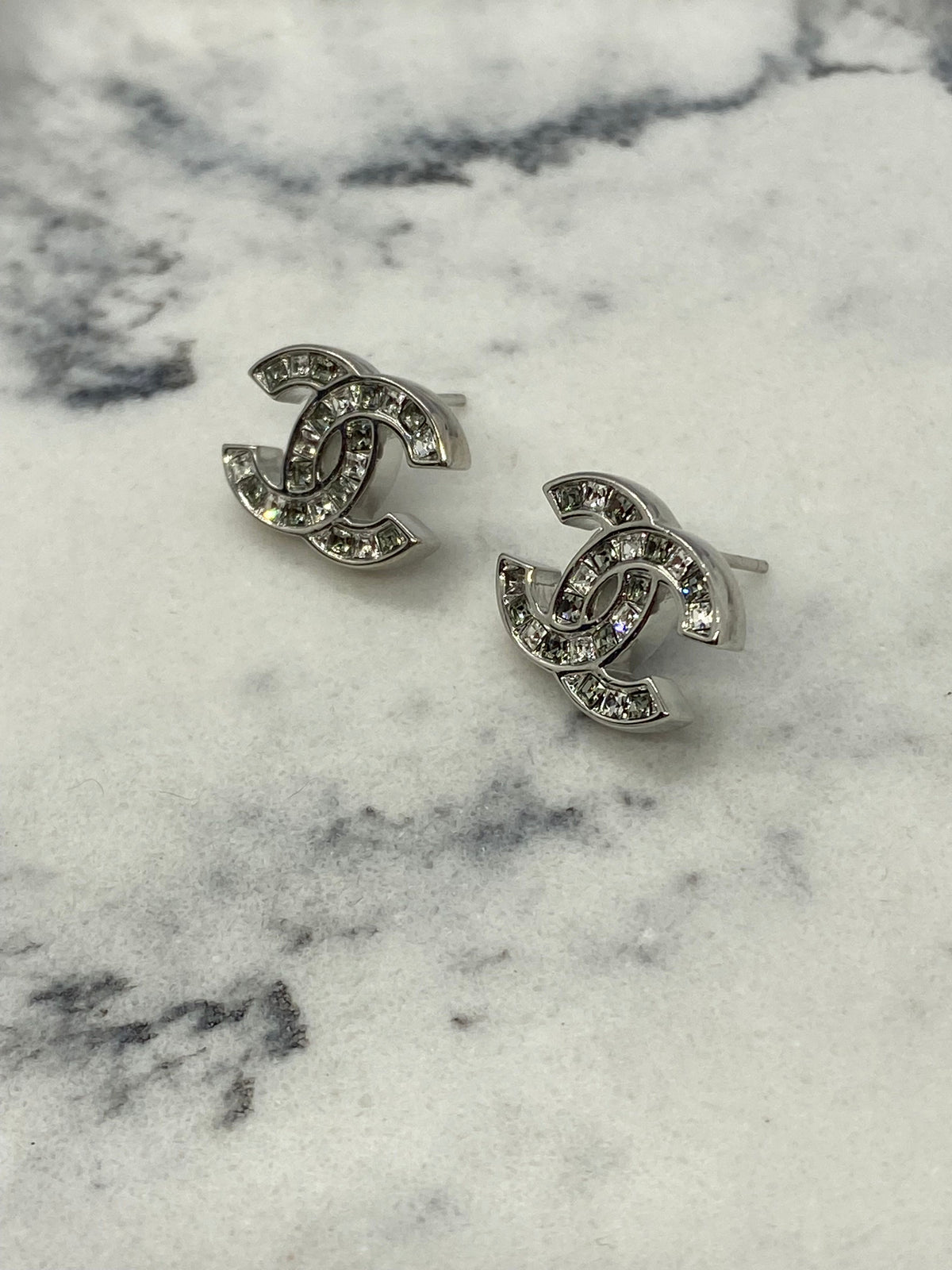CHANEL CC Silver Tone Small Rhinestone Earrings - Pre owned
