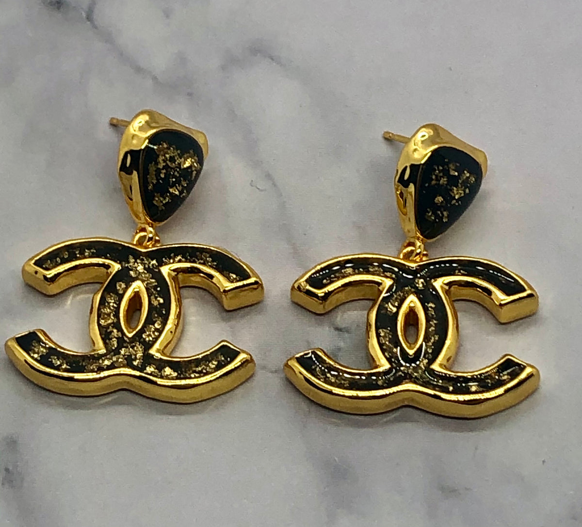CHANEL CC Gold Flake Pendant Earrings - Pre owned