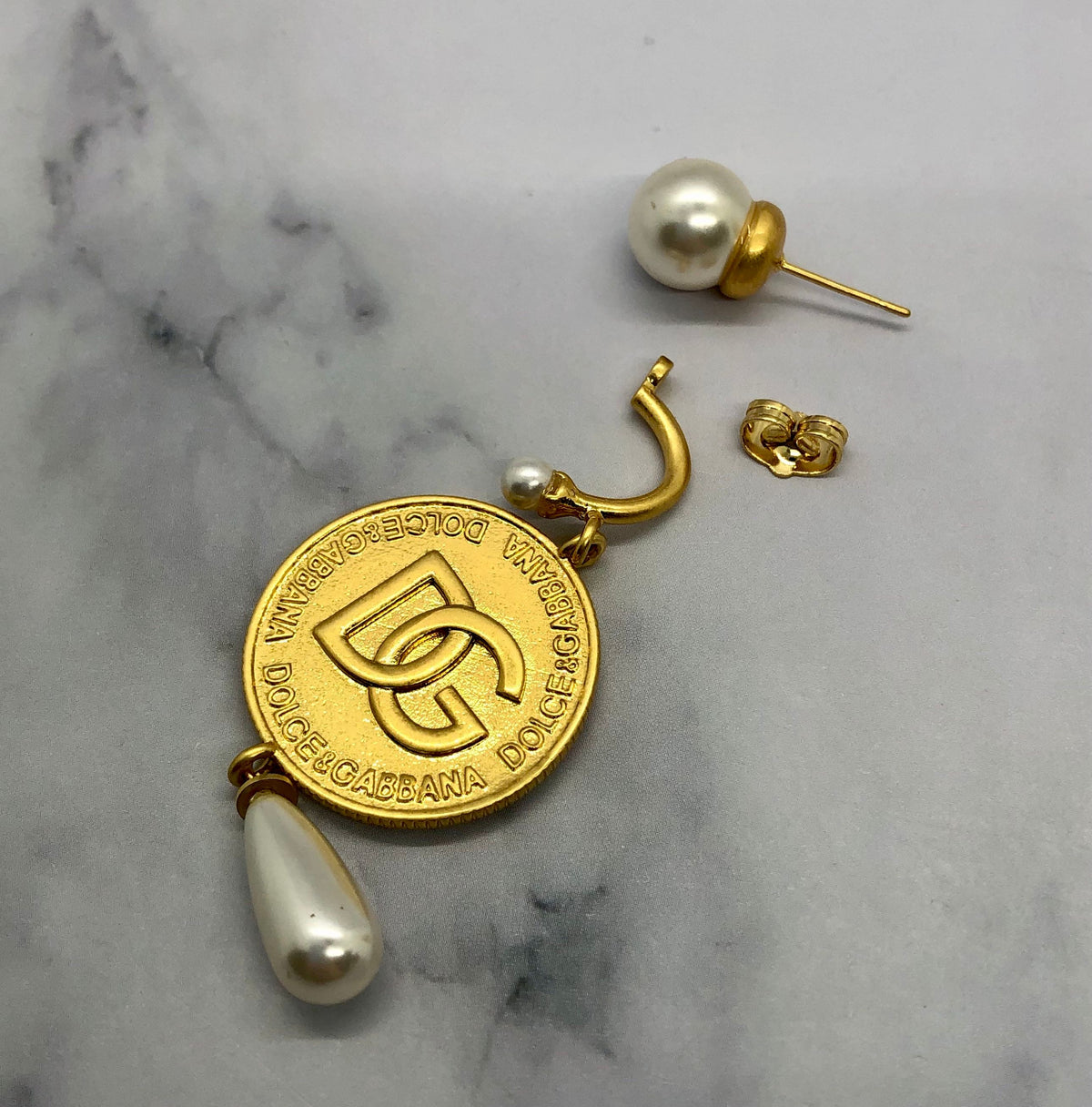 DOLCE & GABBANA D&G Coin Pendant Earrings - Pre owned