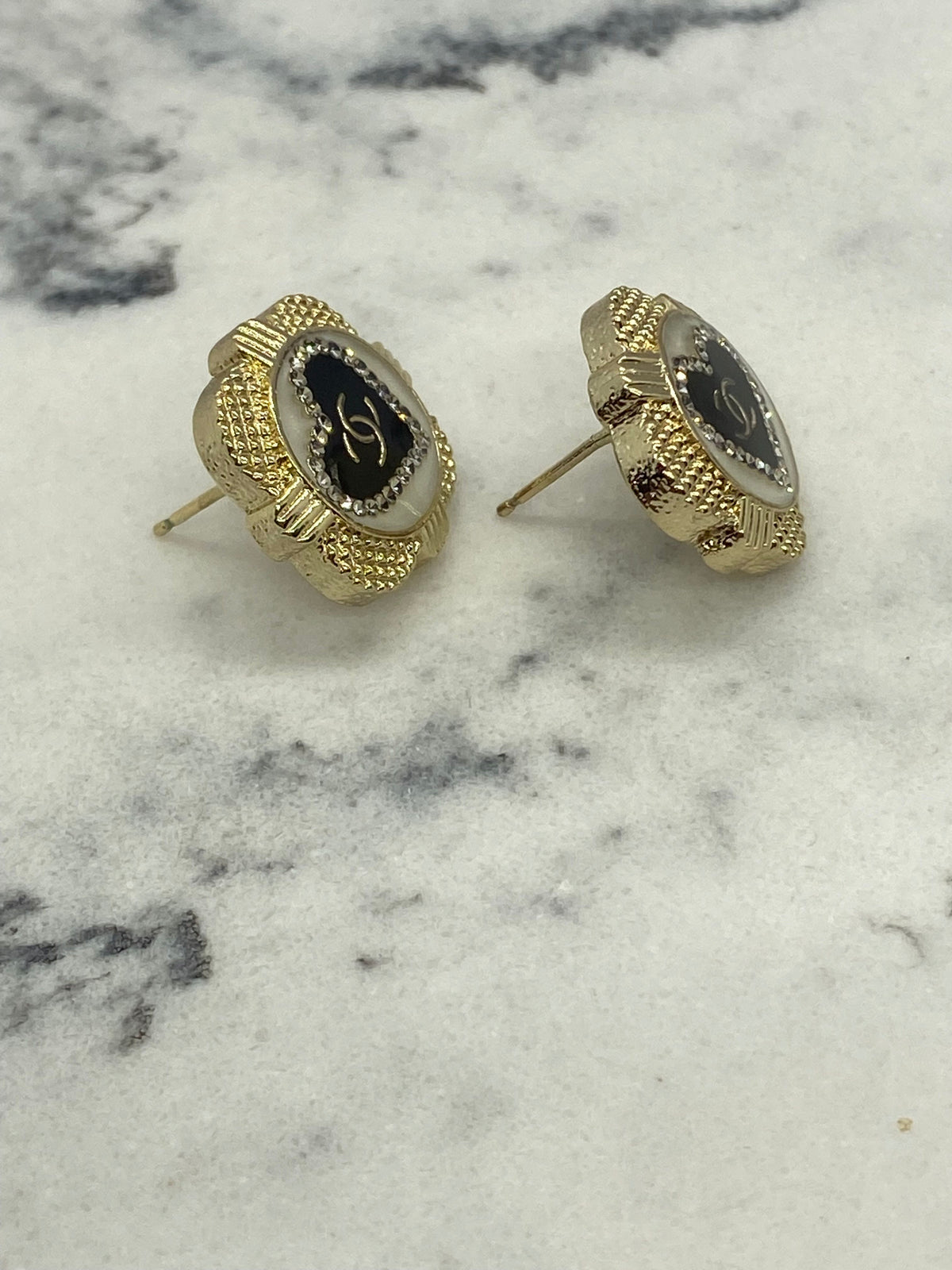 CHANEL CC Heart Rhinestone Stud Earrings - USED