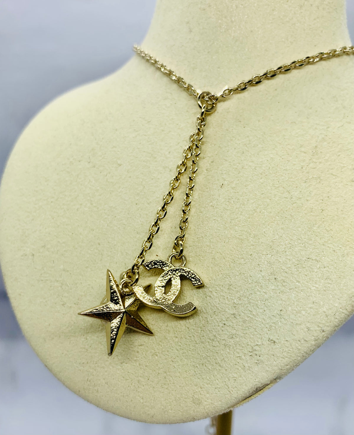 CHANEL CC Pendant Opal Star Necklace - Pre owned