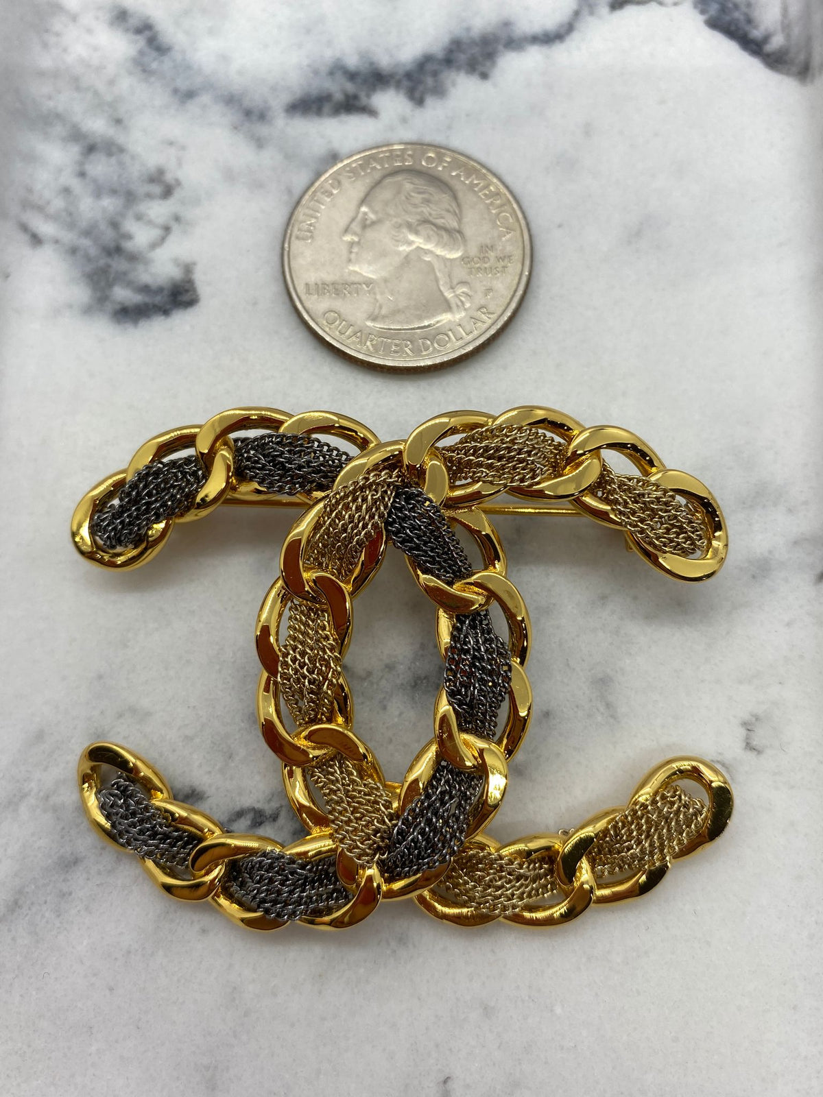 CHANEL CC Two Tone Metal Brooch Pin - Pre owned
