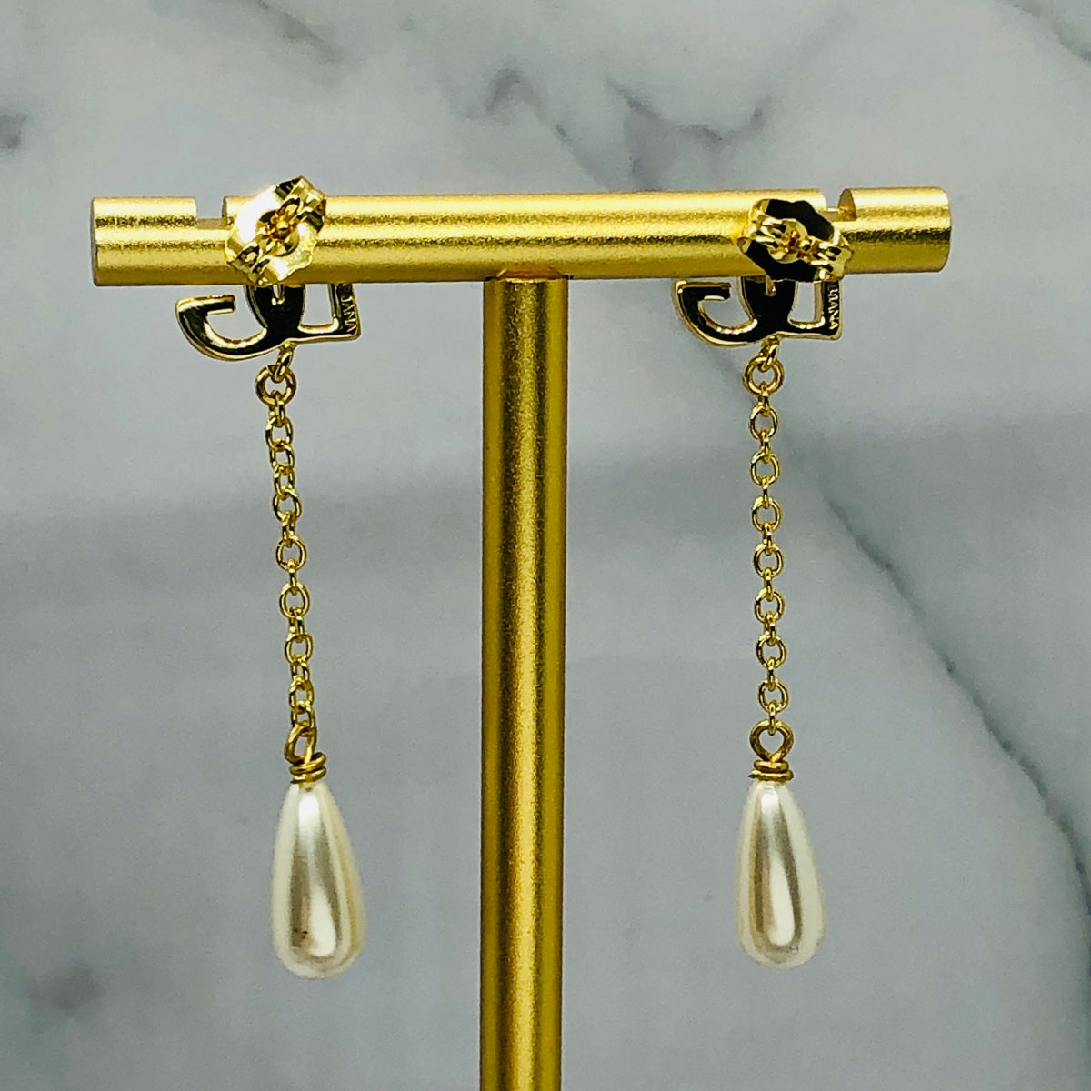 Auth DOLCE & GABBANA D&G Pearl Pendant Earrings - Pre owned