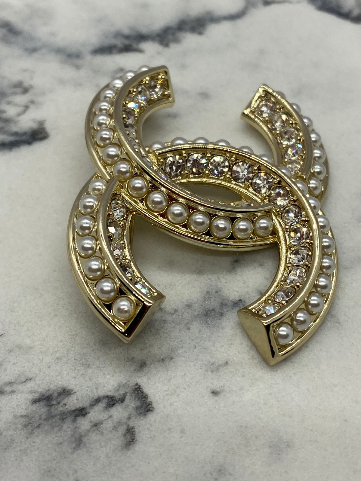CHANEL CC Pearl & Rhinestone Trim Brooch Pin - USED