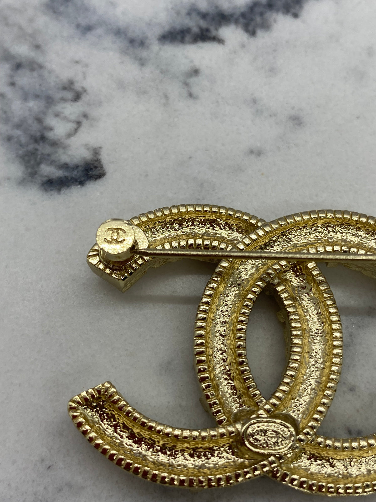 CHANEL CC Gold Tone Rhinestone Brooch Pin - Pre owned