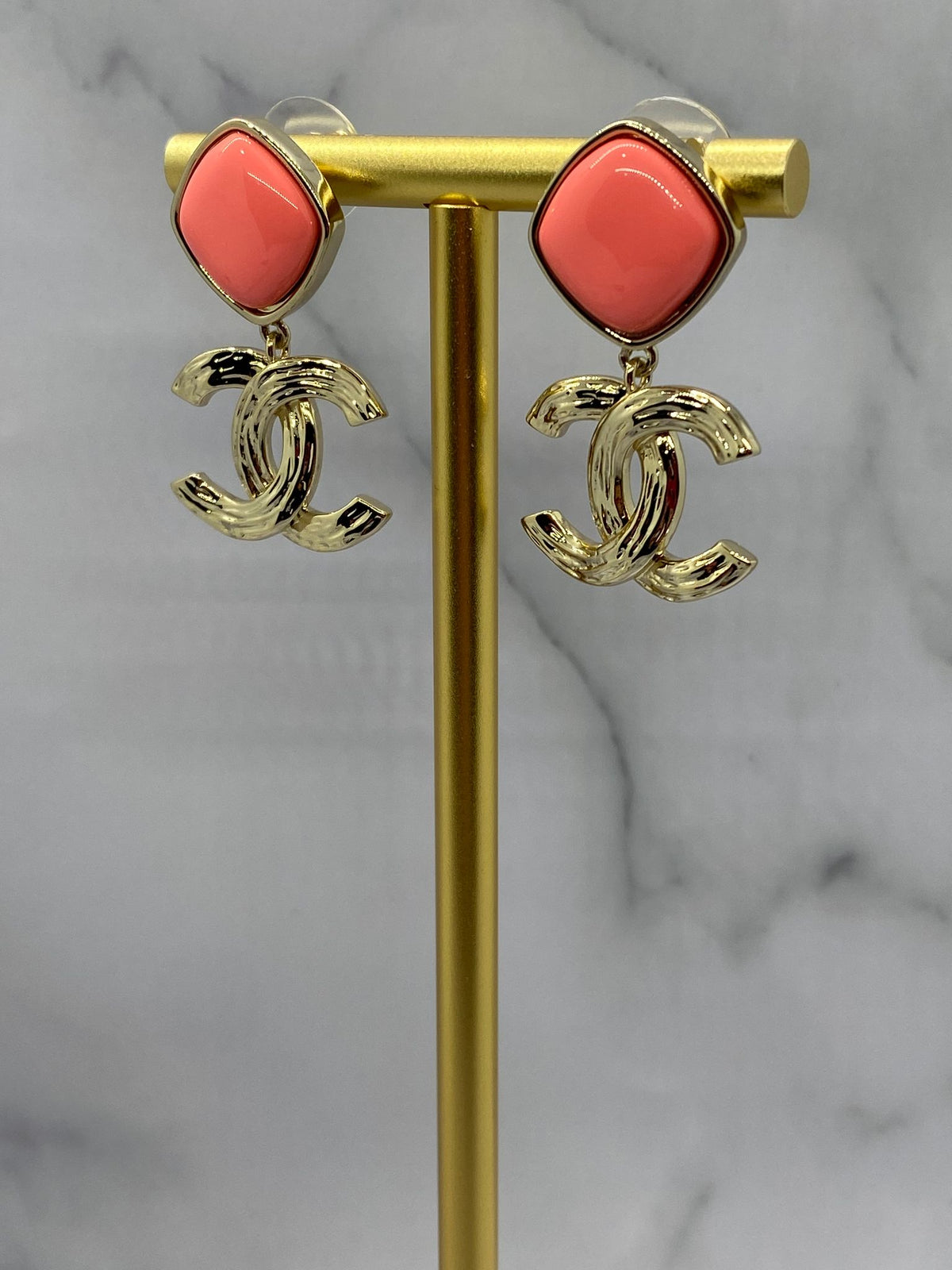 CHANEL CC Pink Pendant Earrings - Pre owned