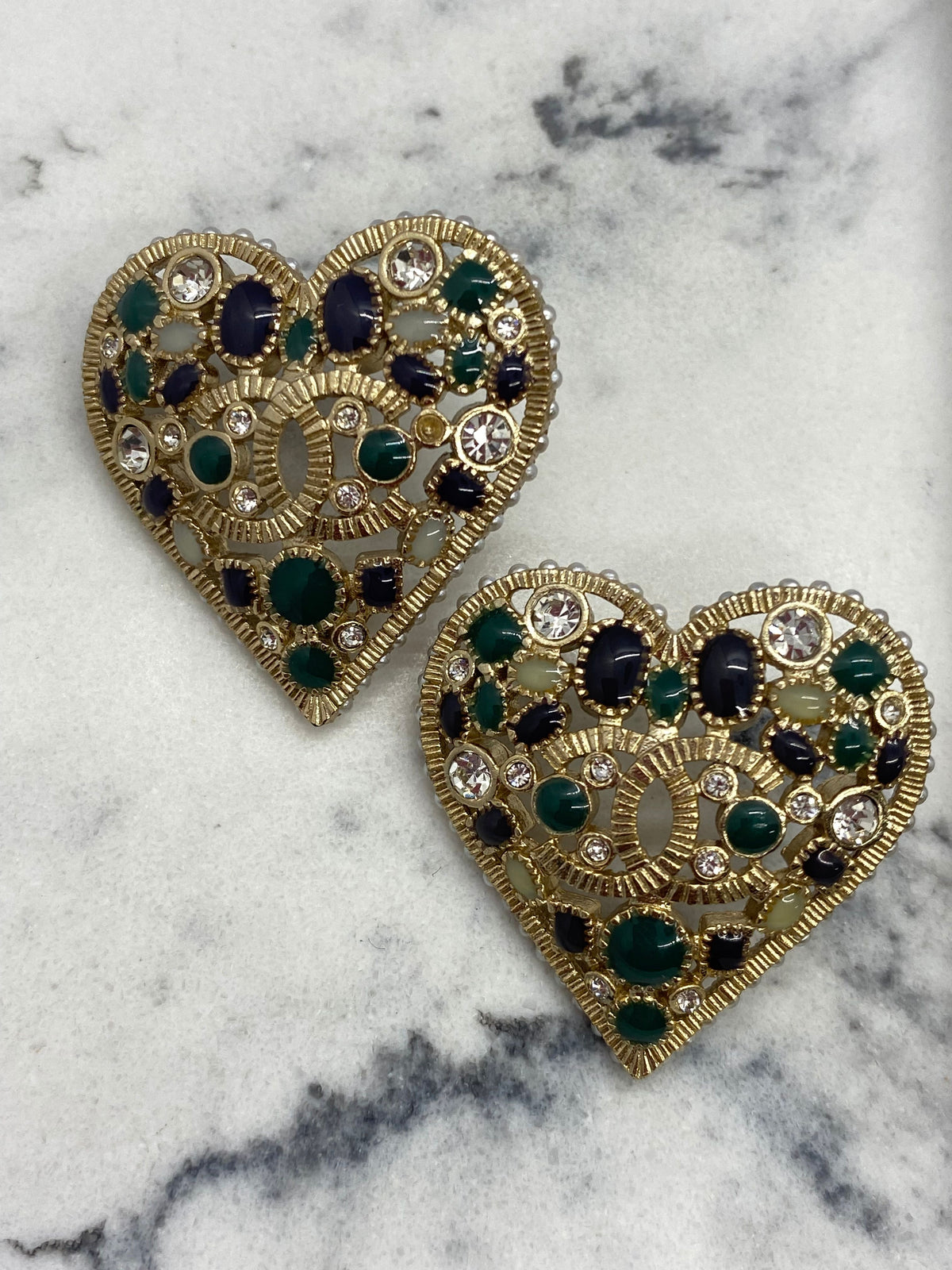 CHANEL CC Heart Enamel Rhinestone Earrings - Pre owned