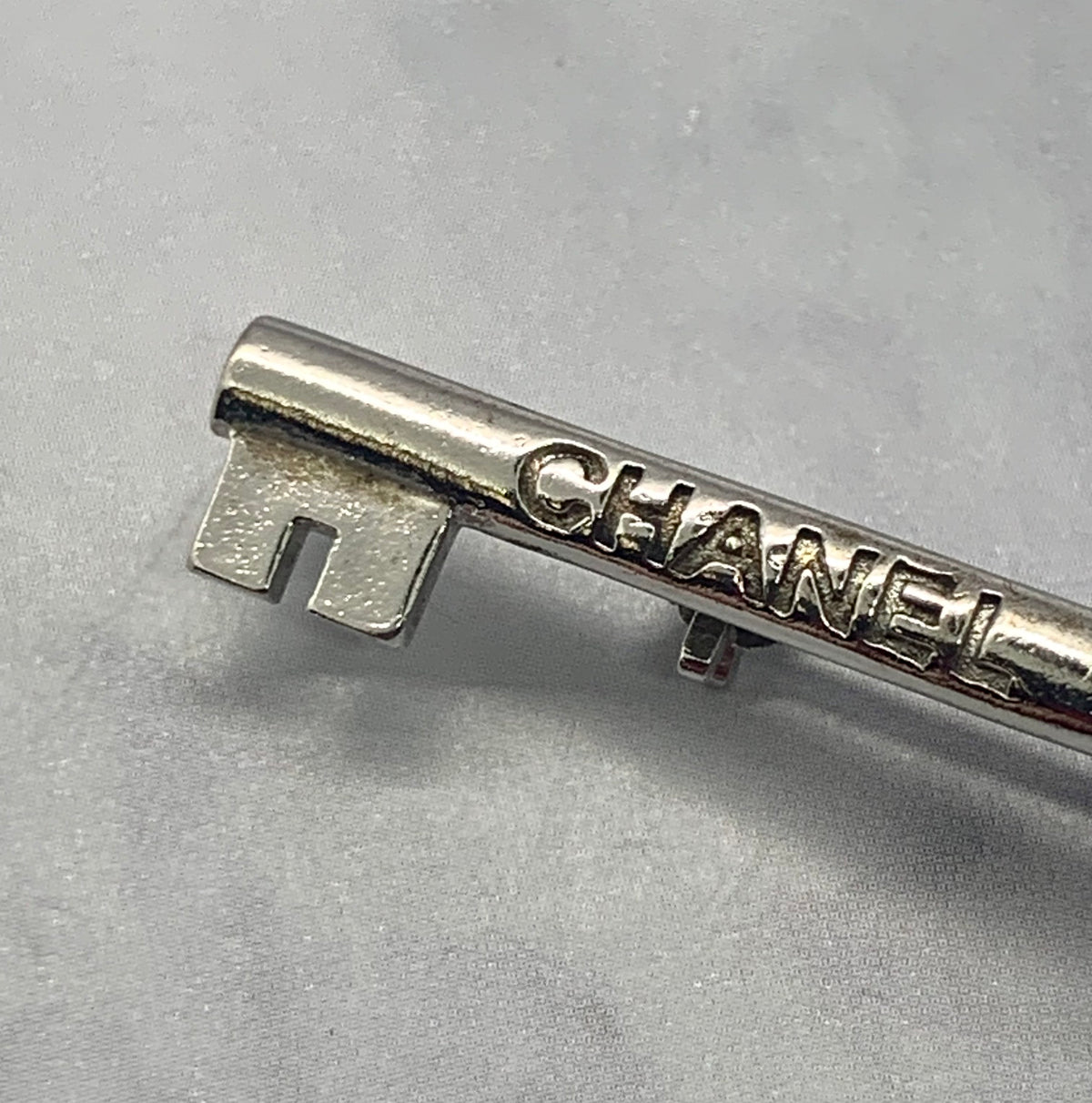CHANEL CC Key Brooch Pin - Pre owned