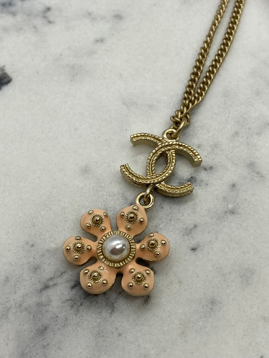 CHANEL CC Flower Pendant Necklace - USED