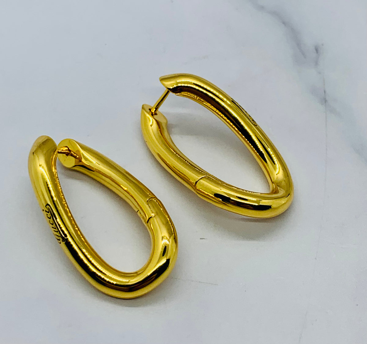GUCCI Gold Tone Hoop Earrings - Pre owned