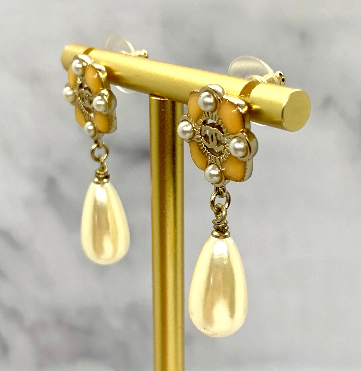 CHANEL CC Vintage 2016 Pendant Earrings - USED