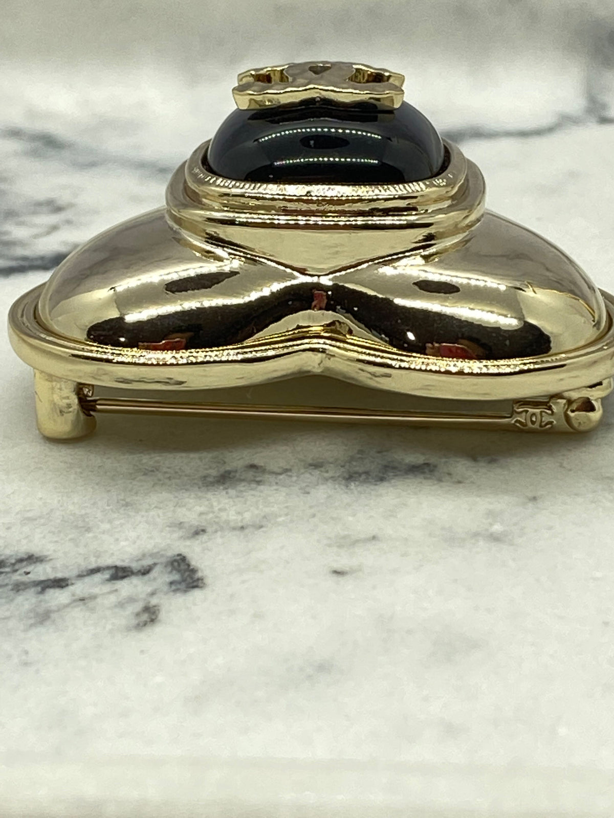 CHANEL CC Gold Tone Heart Brooch Pin - Pre owned